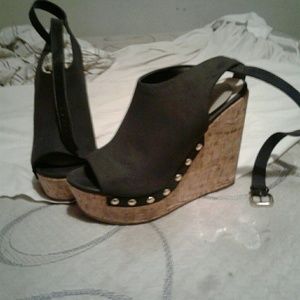 Shoe dazzle wedges